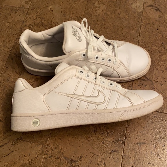 Nike Shoes - Nike Low Leather Sneakers